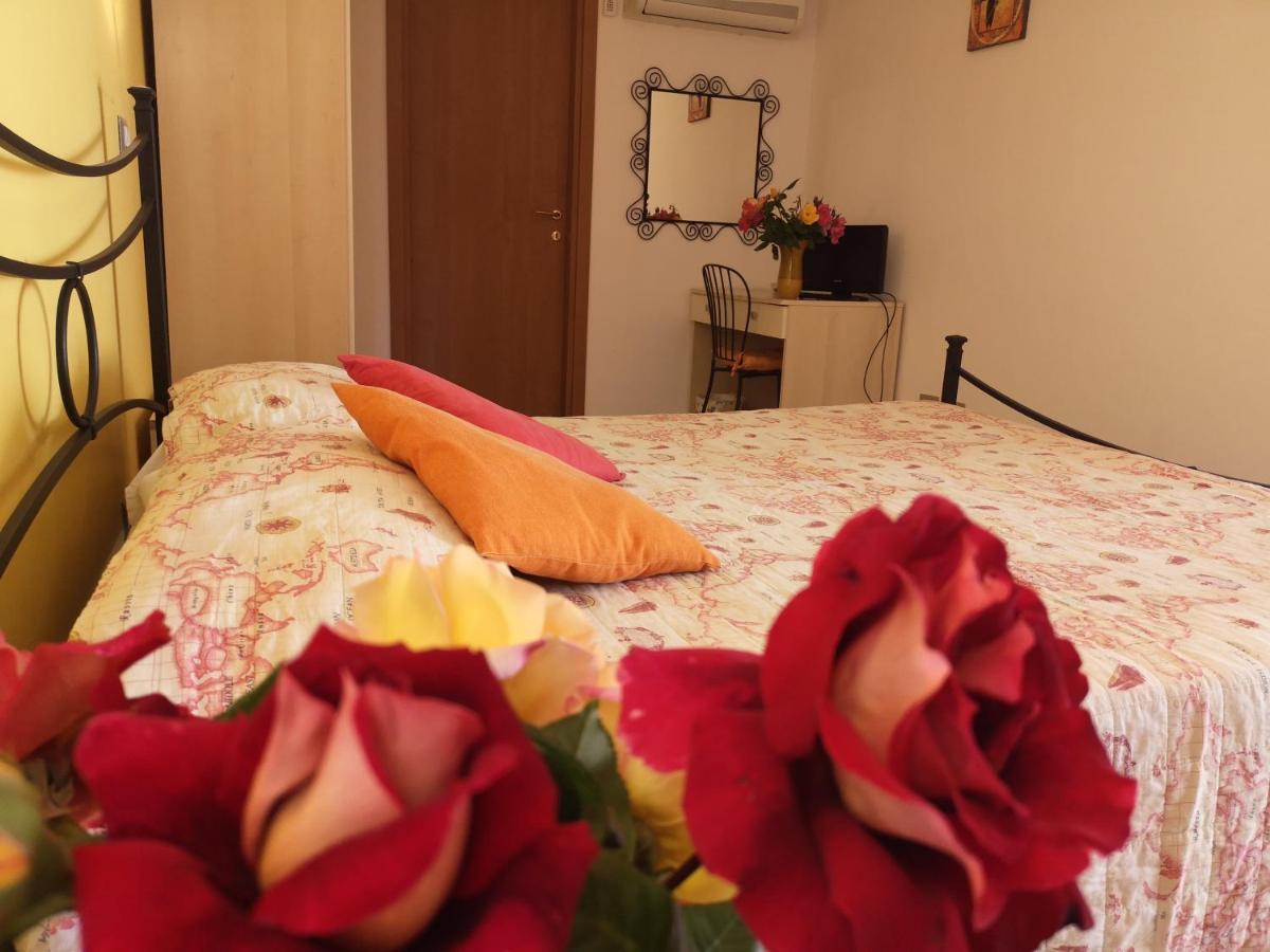 A Due Passi Dal Mare B&B Numana Buitenkant foto